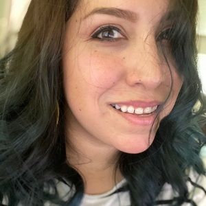 Meet your Posher, Daniella